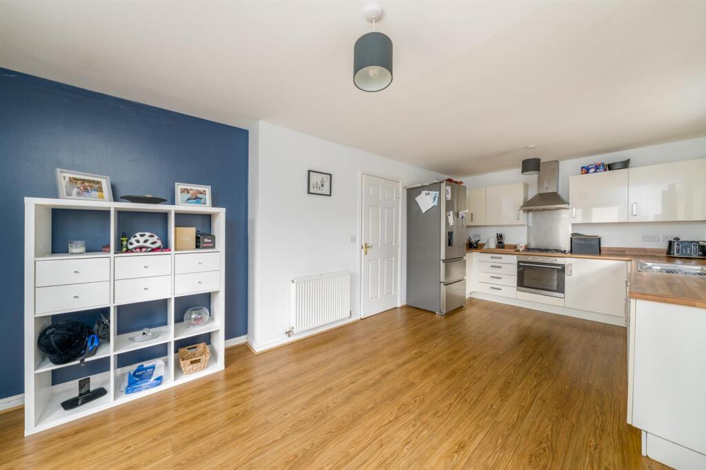 1 Queen Elizabeth Drive-08.jpg