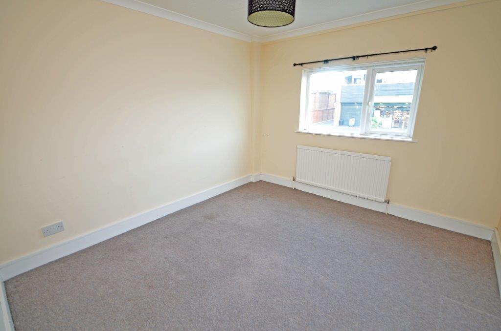 104 Mytchett Rd Bed.jpg