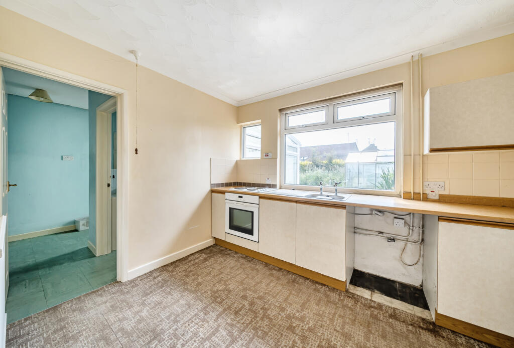 1304509-12-683ef9...