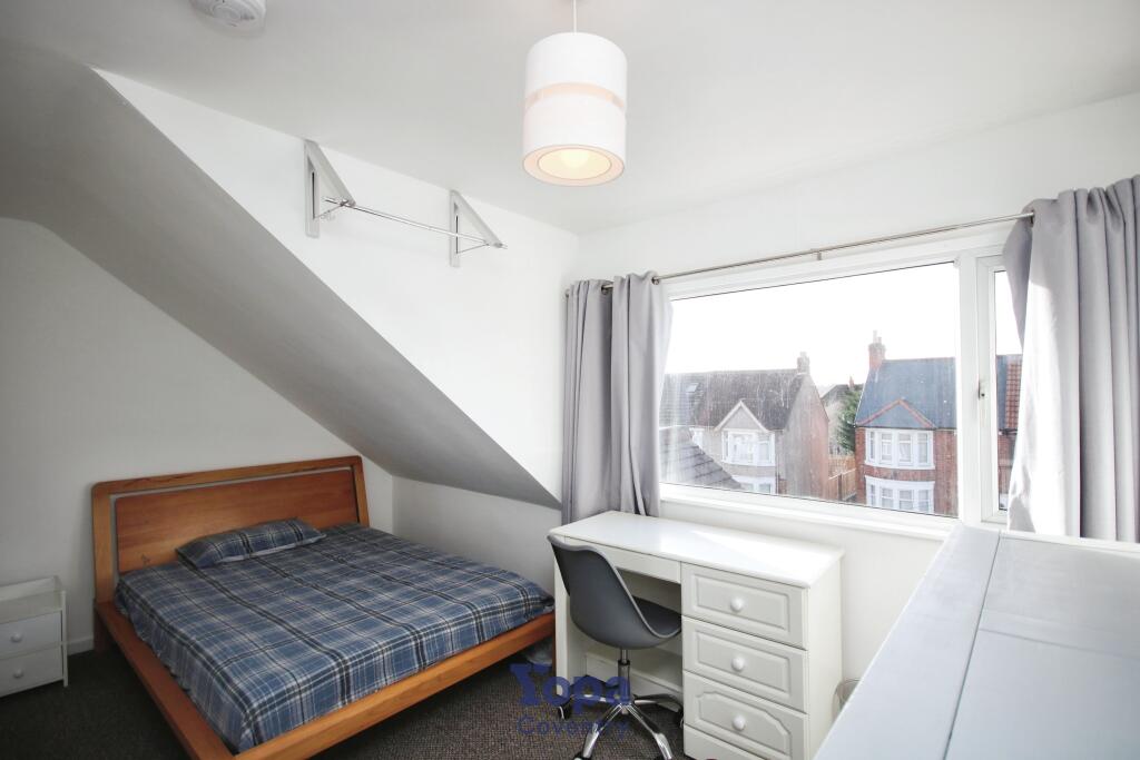 26e7e89c-Bedroom 204.JPG