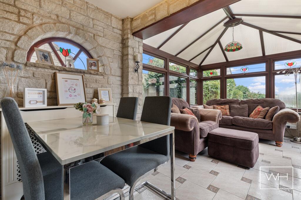 4 Manor Farm Close, 