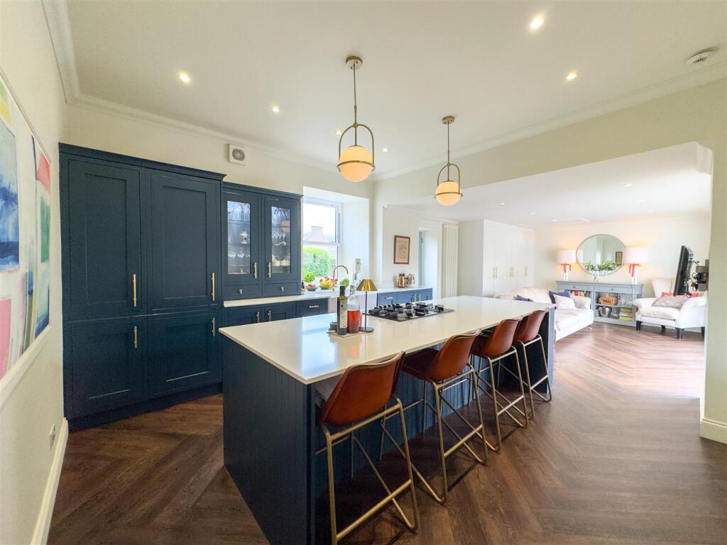 Kitchen/Dine/Family Area