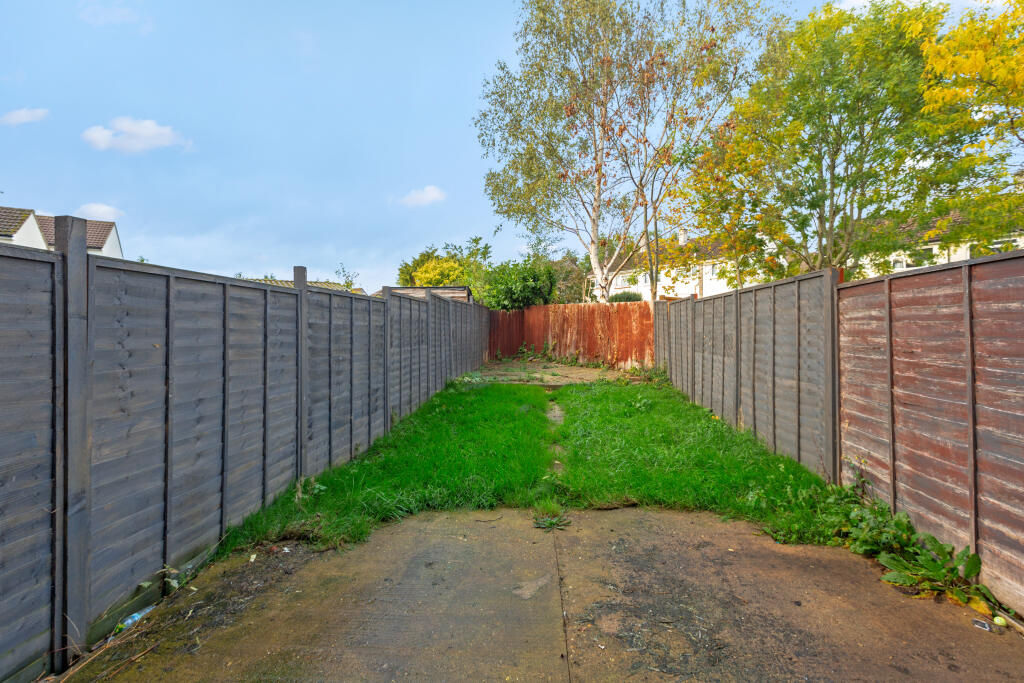 8 Haddington Way, Aylesbury, Buckinghamshire, HP20 1HH