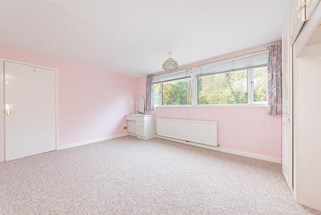 3 Old Wokingham Road (15).jpg