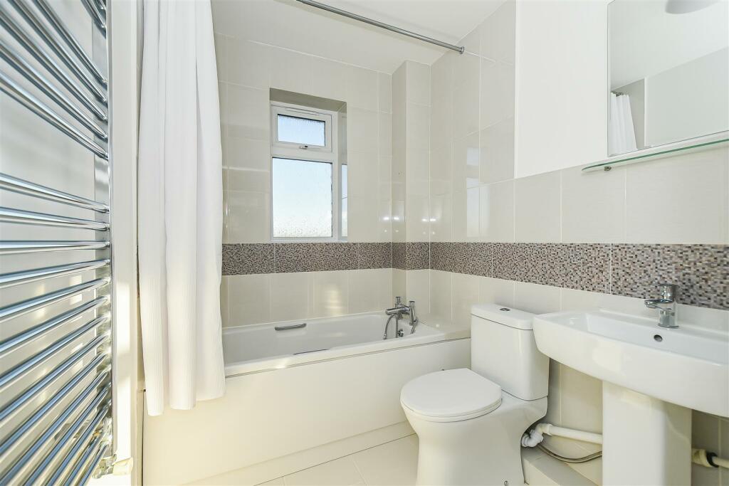 21 Church Close3.jpg