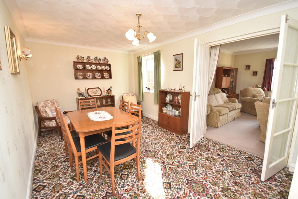 Dining Room/Bedro...