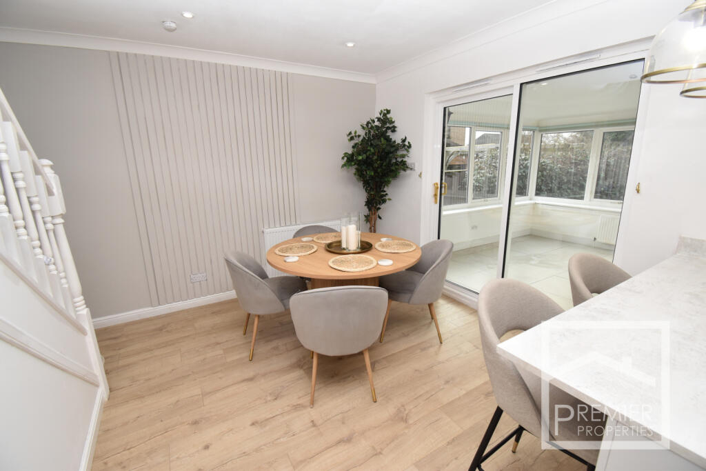 Kitchen dining room