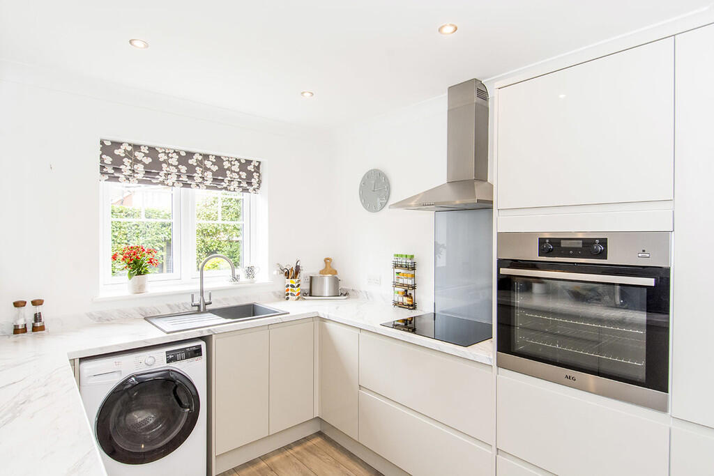 Kitchen/Breakfast...