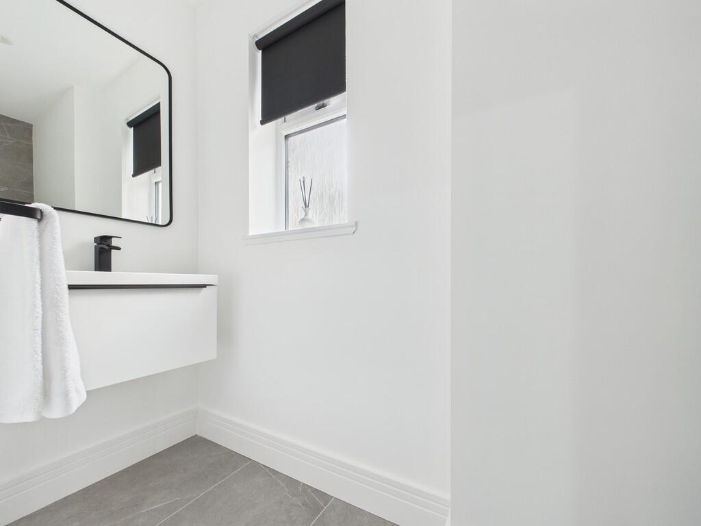 CAM05526G0-PR0028...