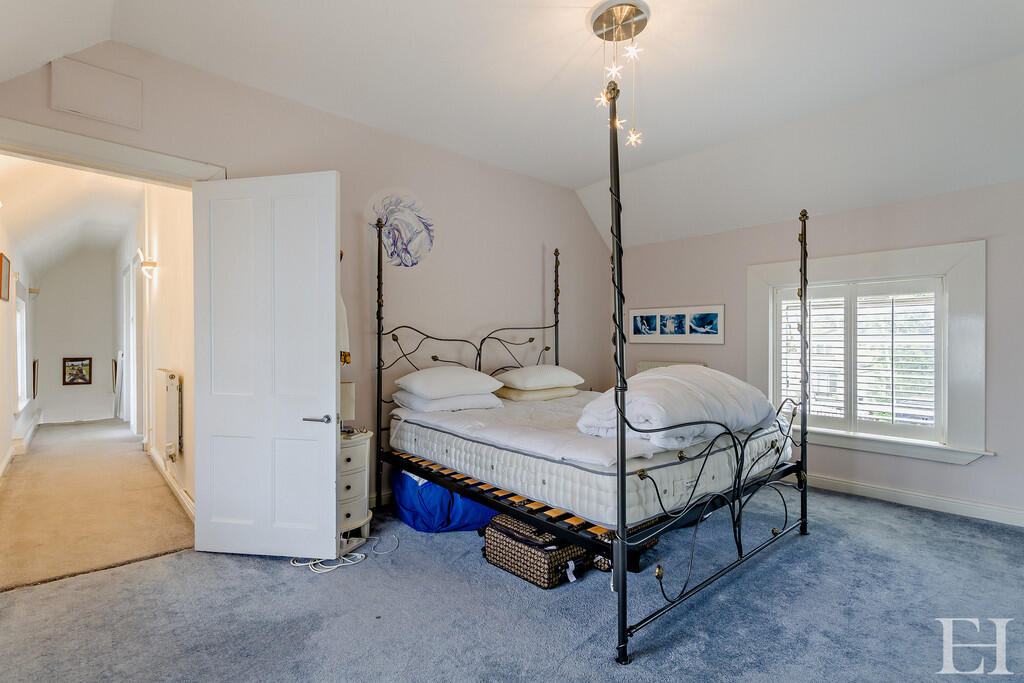 8646487-interiorW...