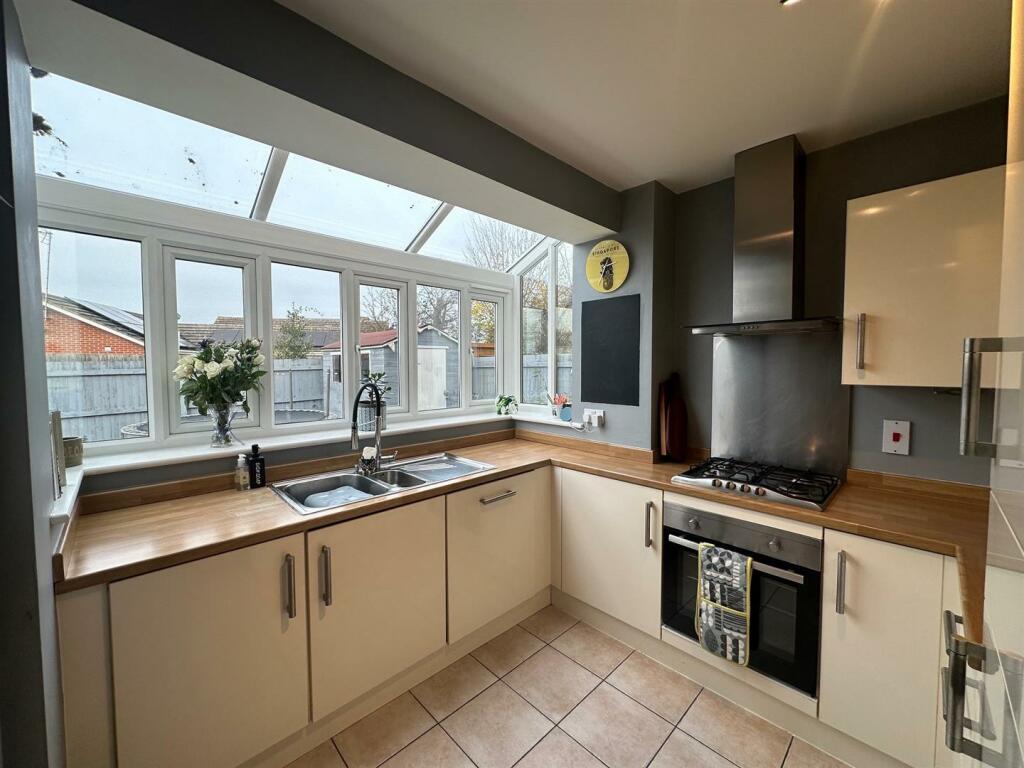 Kitchen/Dining Room 'L' Shape