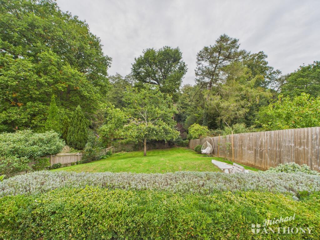 CAM02773G0-PR0362-STILL041