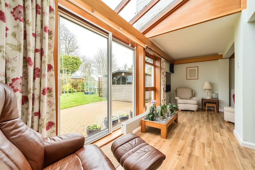 19 Manor Close, Roade