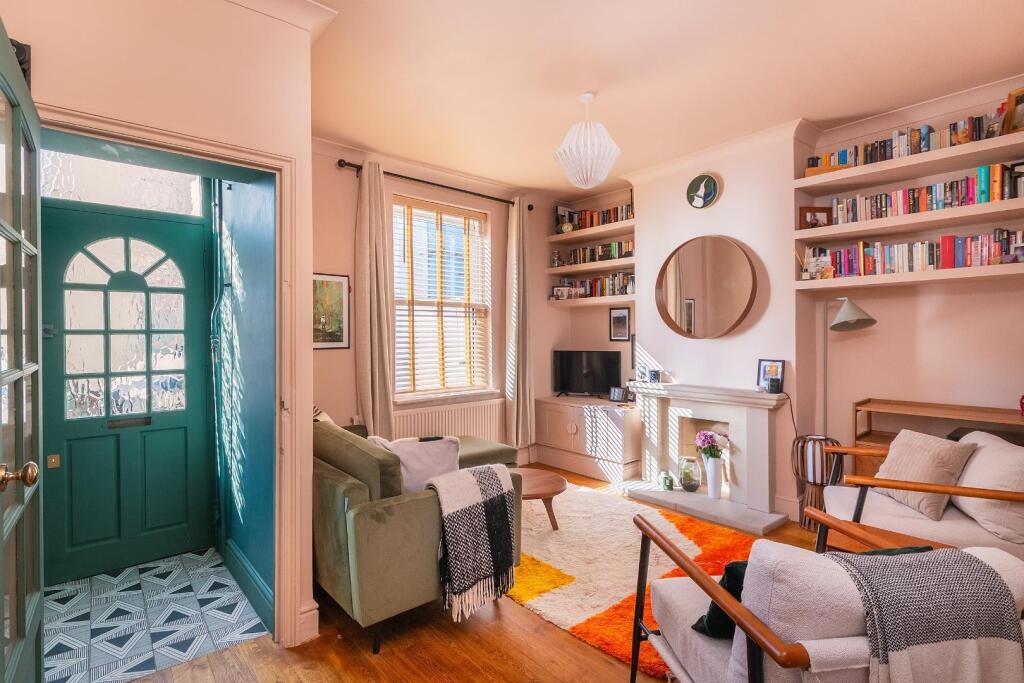 0W9SAN - Living Room E.jpg