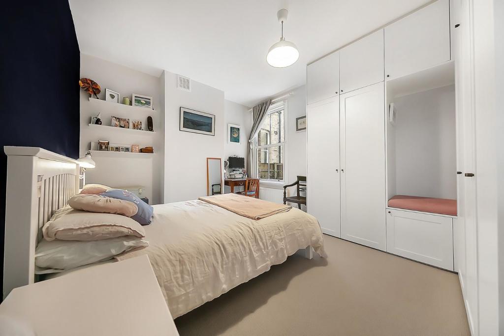 Bedroom (2).jpg