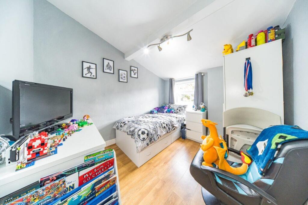 35 Cross Street bedroom 3.jpg