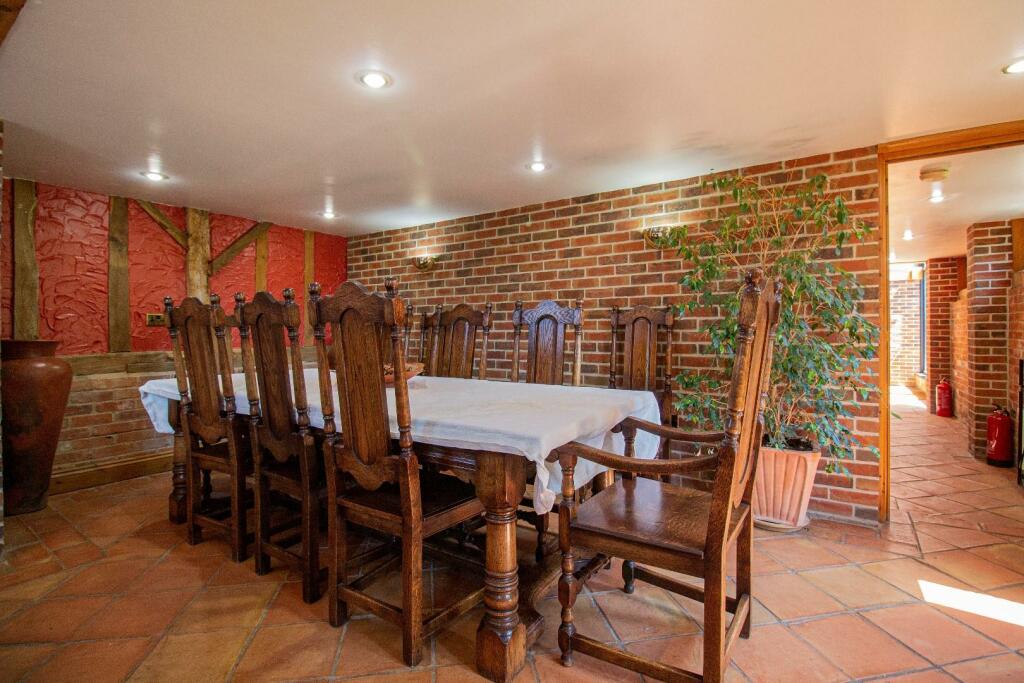 2 Clamp Farm Barns [Dining Room].jpg