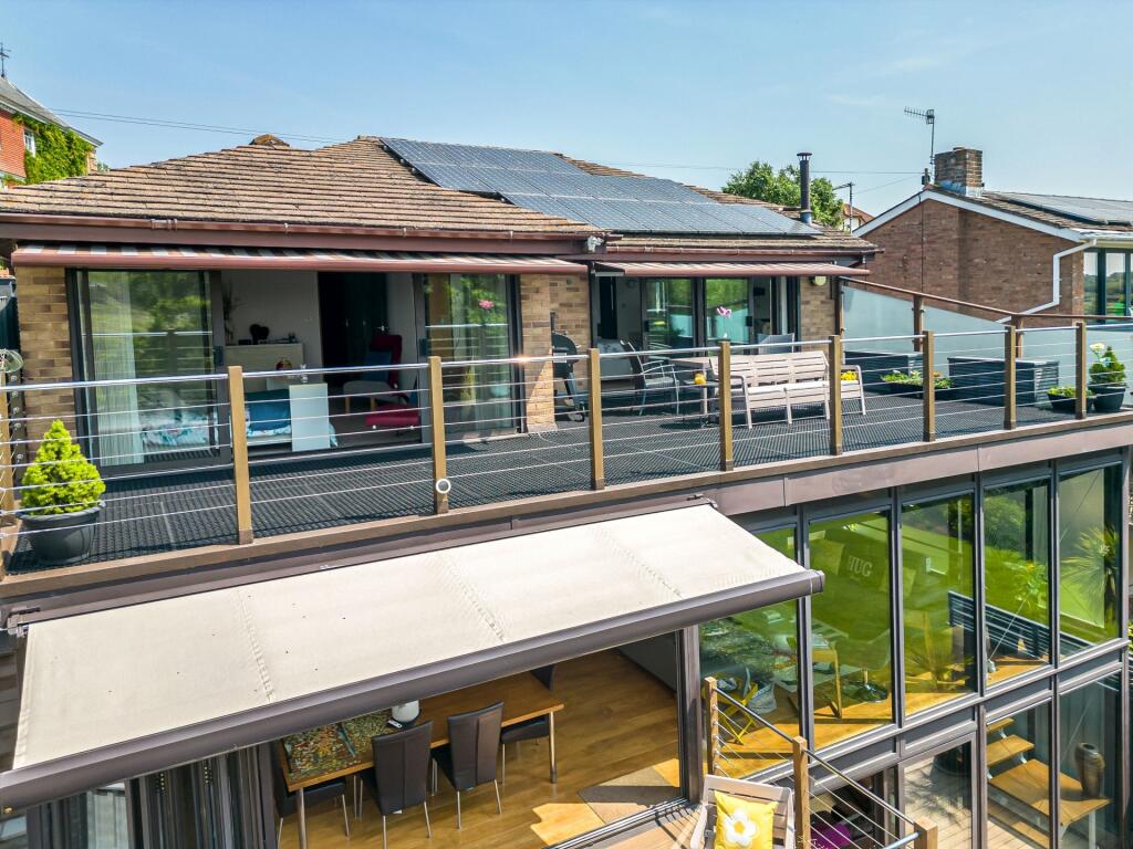 Top Sun Deck/Terrace
