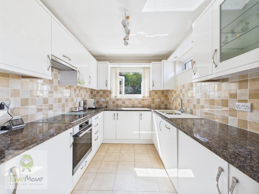 Kitchen breakfast room