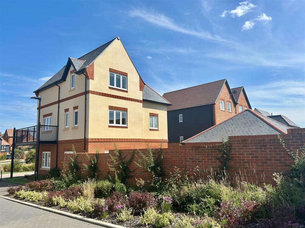 3 lovejoy Road rear.jpg