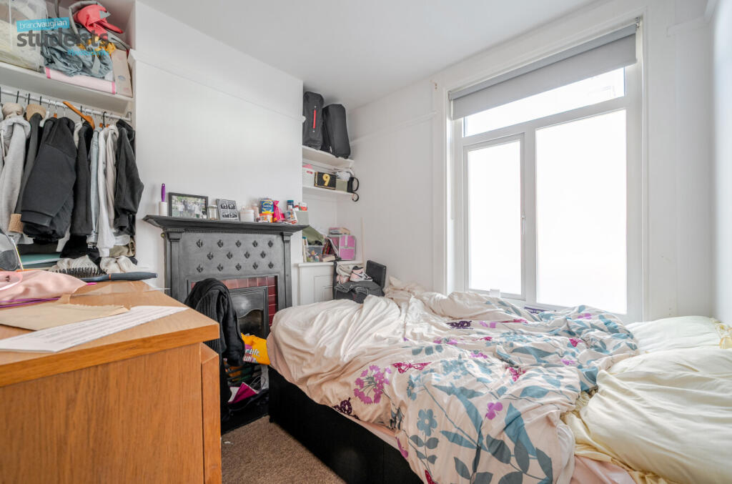 b616b43c-eb27-4ee...