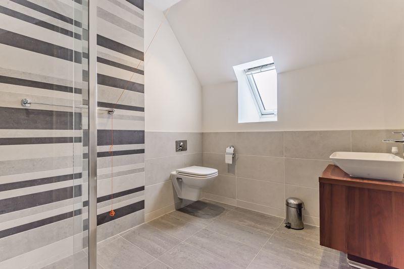 Ensuite shower...