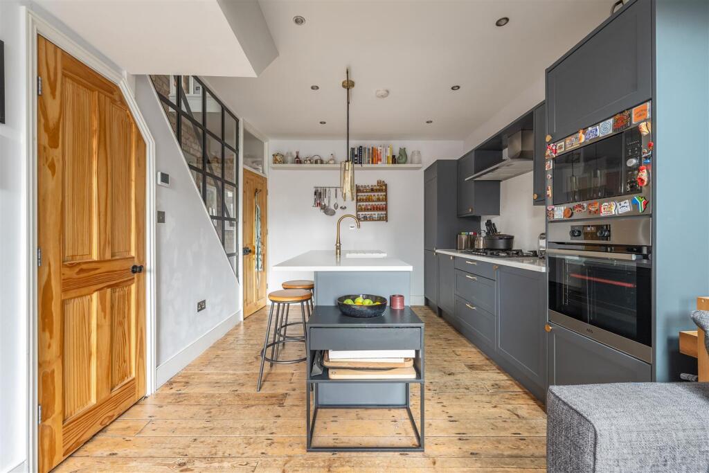 Vansittart Road, E11