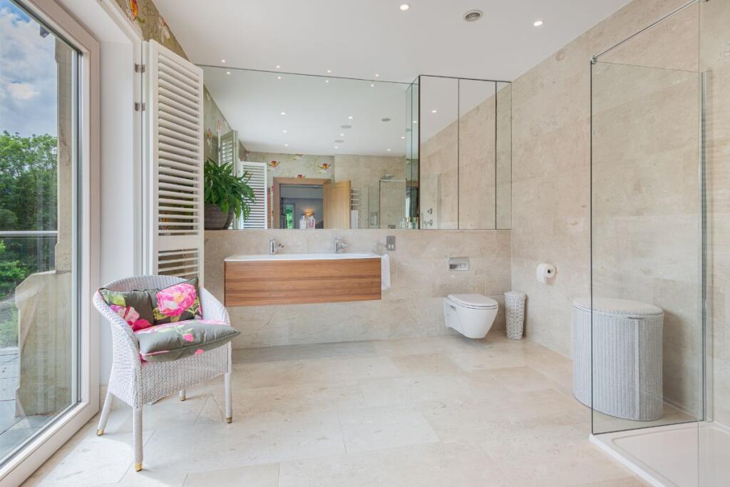 Master En-suite