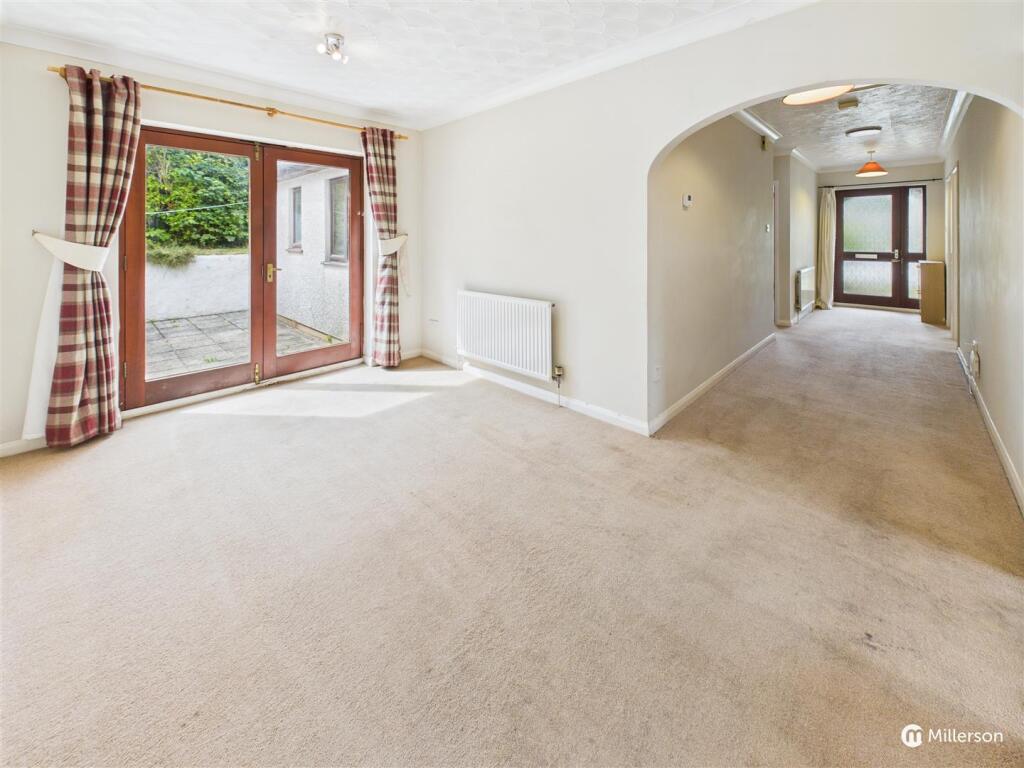 Dining Room / Hallway