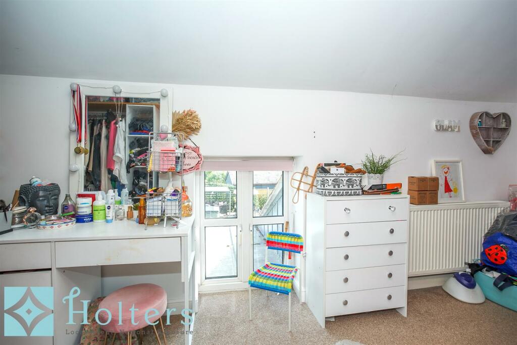 Bedroom 1 Dressing Room.jpg