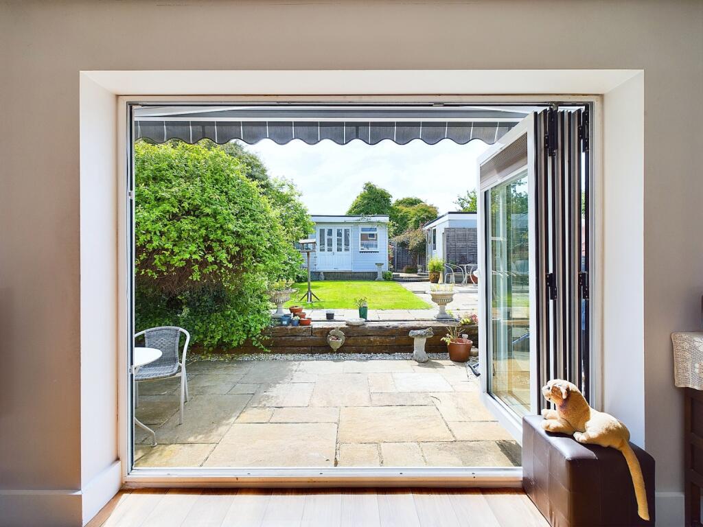 CAM01543G0-PR0035-STILL020