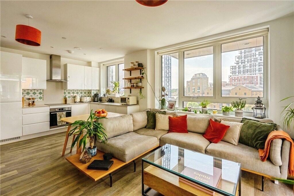 Open Kitchen Lounge