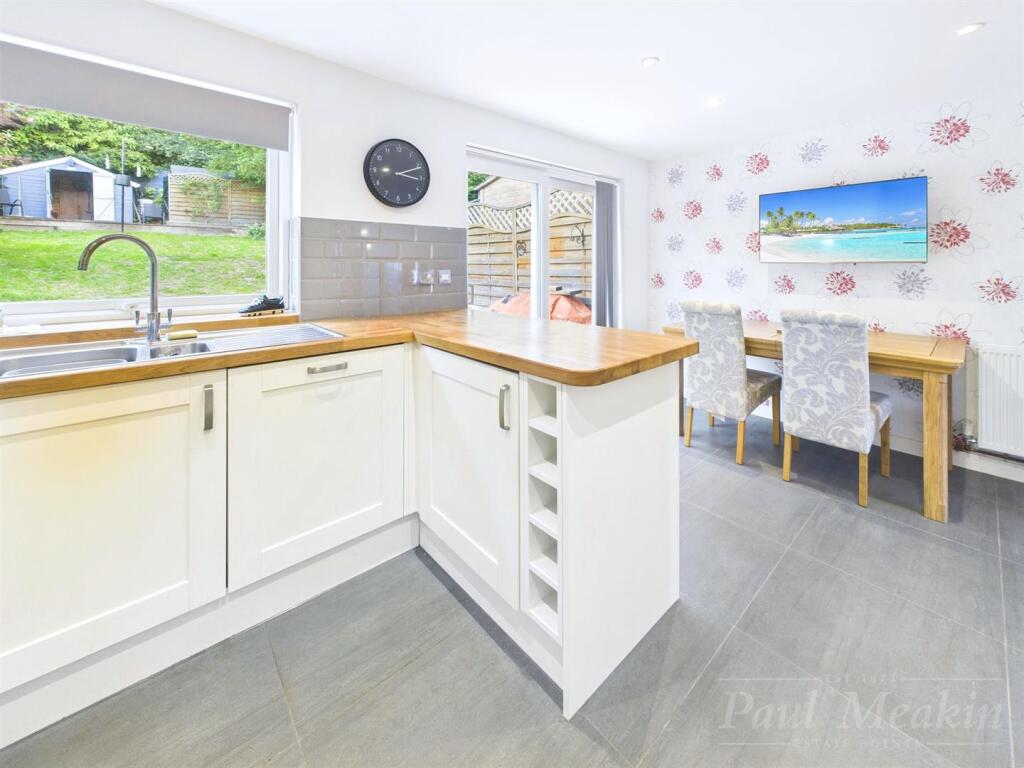 Kitchen..jpg