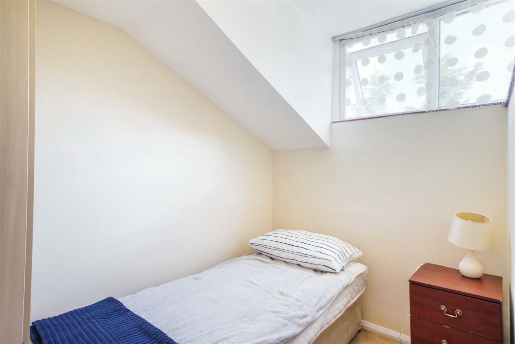 99 Fernbank Avenue - x2MrkDLGxMQefeCjICCZ.jpg