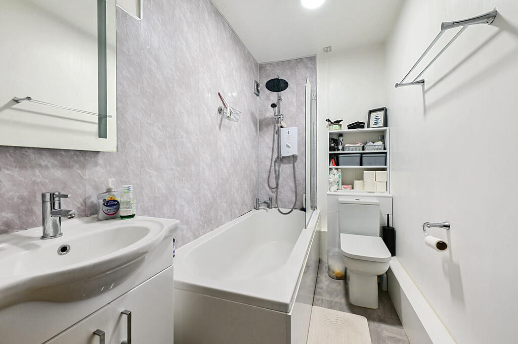 6 Longdown Lodge ...