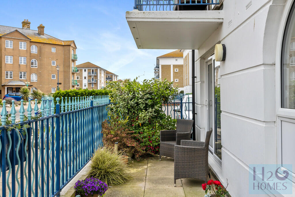 Merton court, fla...