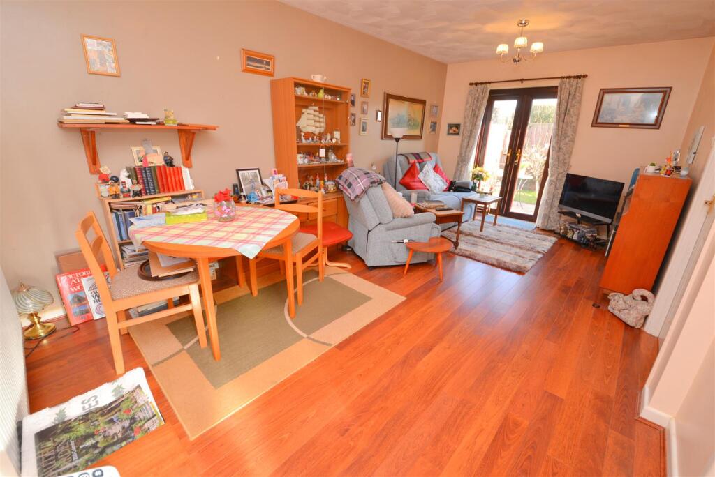Living Room / Diner