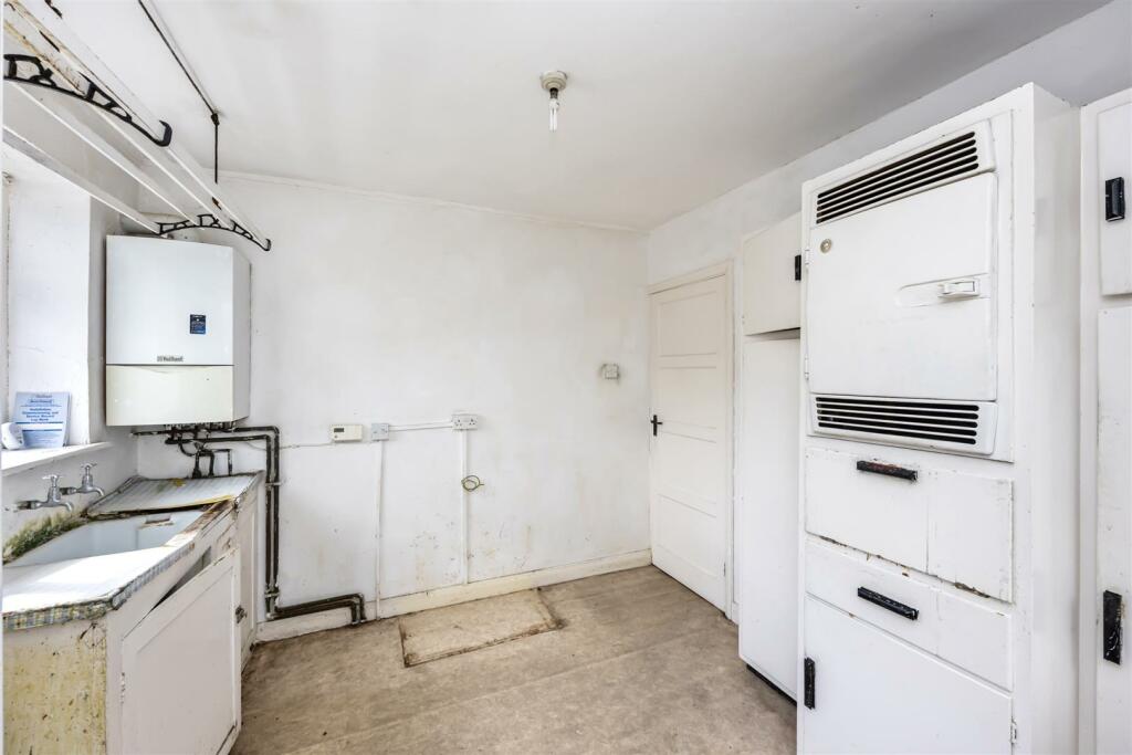 shirley Close, 15-009.jpg