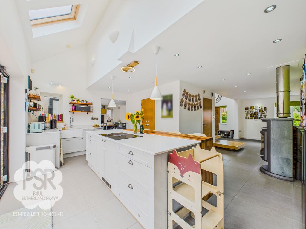 Bright and Airy Kitchen Diner Space