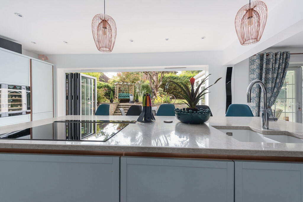 6 Fernhill Walk (...