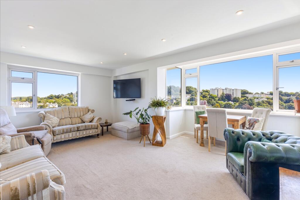 A17 - Flat 28, Holme Court Warrberry Road Torquay 