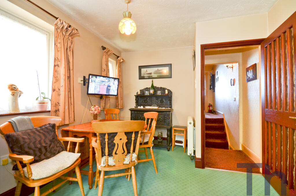 Dining Area.JPG