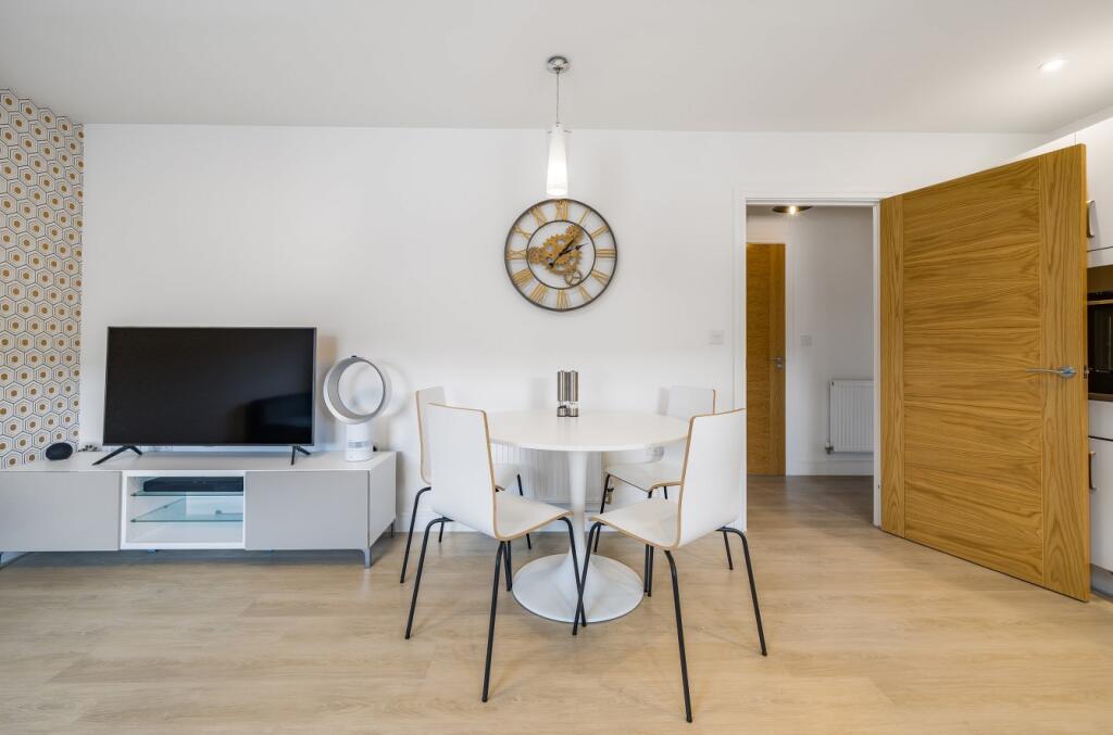 Living/Dining Area