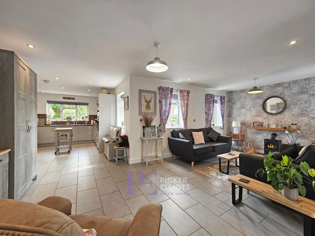 Living dining area