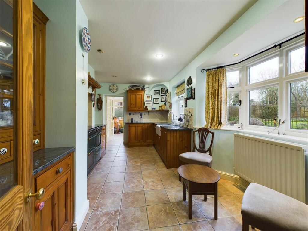 BREAKFAST KITCHEN