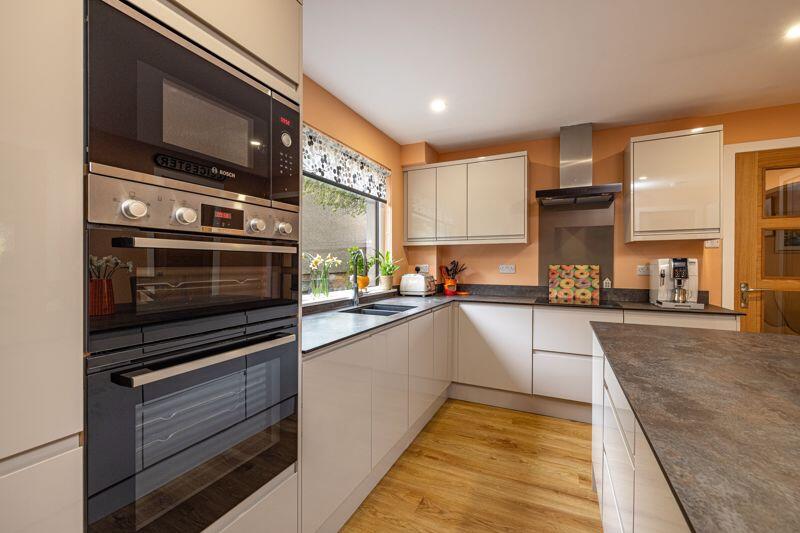 Breakfasting Kitchen 