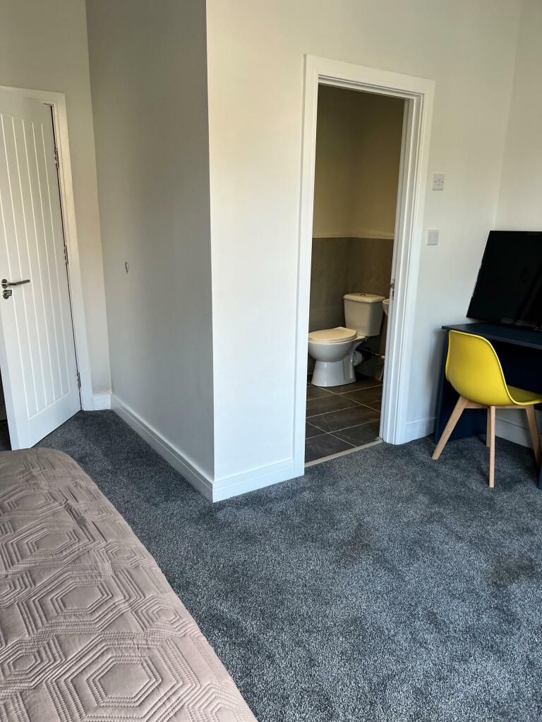 Bedroom One en suite