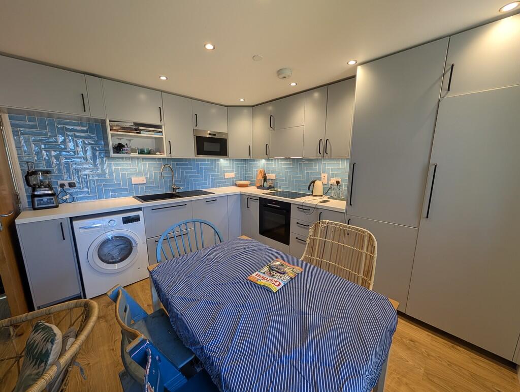 PXL_20251006_1002...