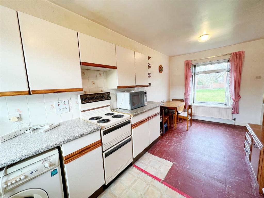 Kitchen Diner 2.jpg