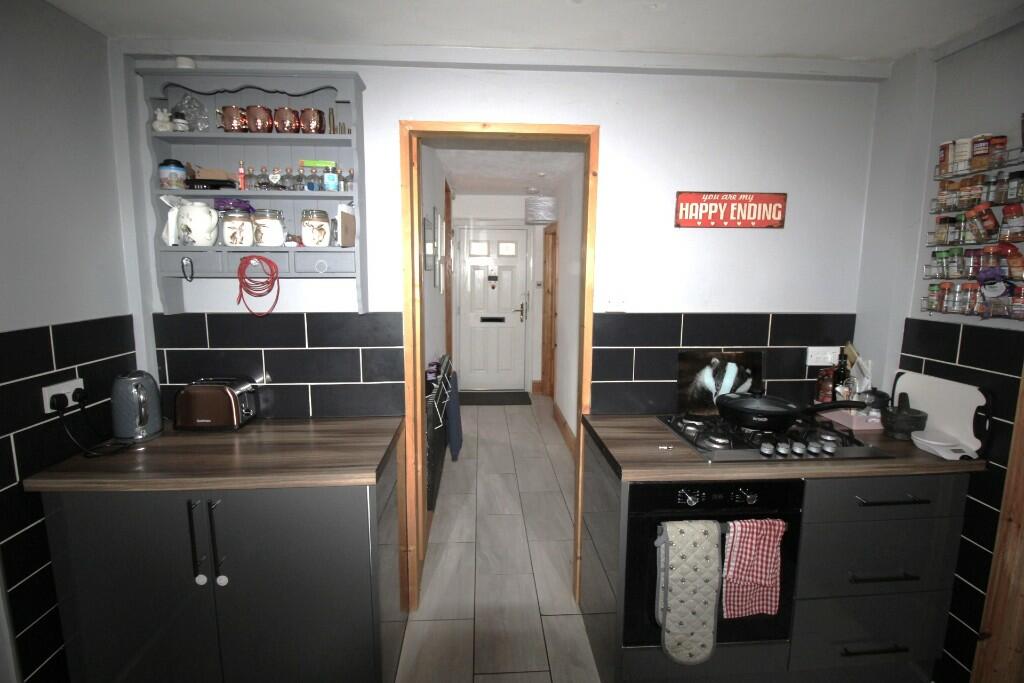 Kitchen (d)